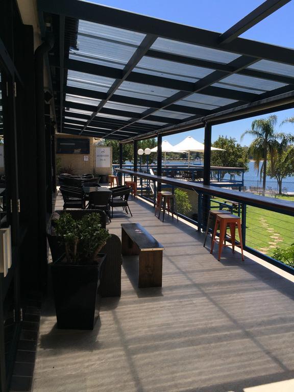 Mariners On The Waterfront Motel Batemans Bay Buitenkant foto