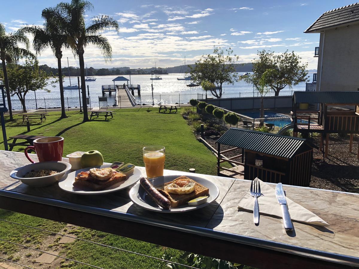 Mariners On The Waterfront Motel Batemans Bay Buitenkant foto