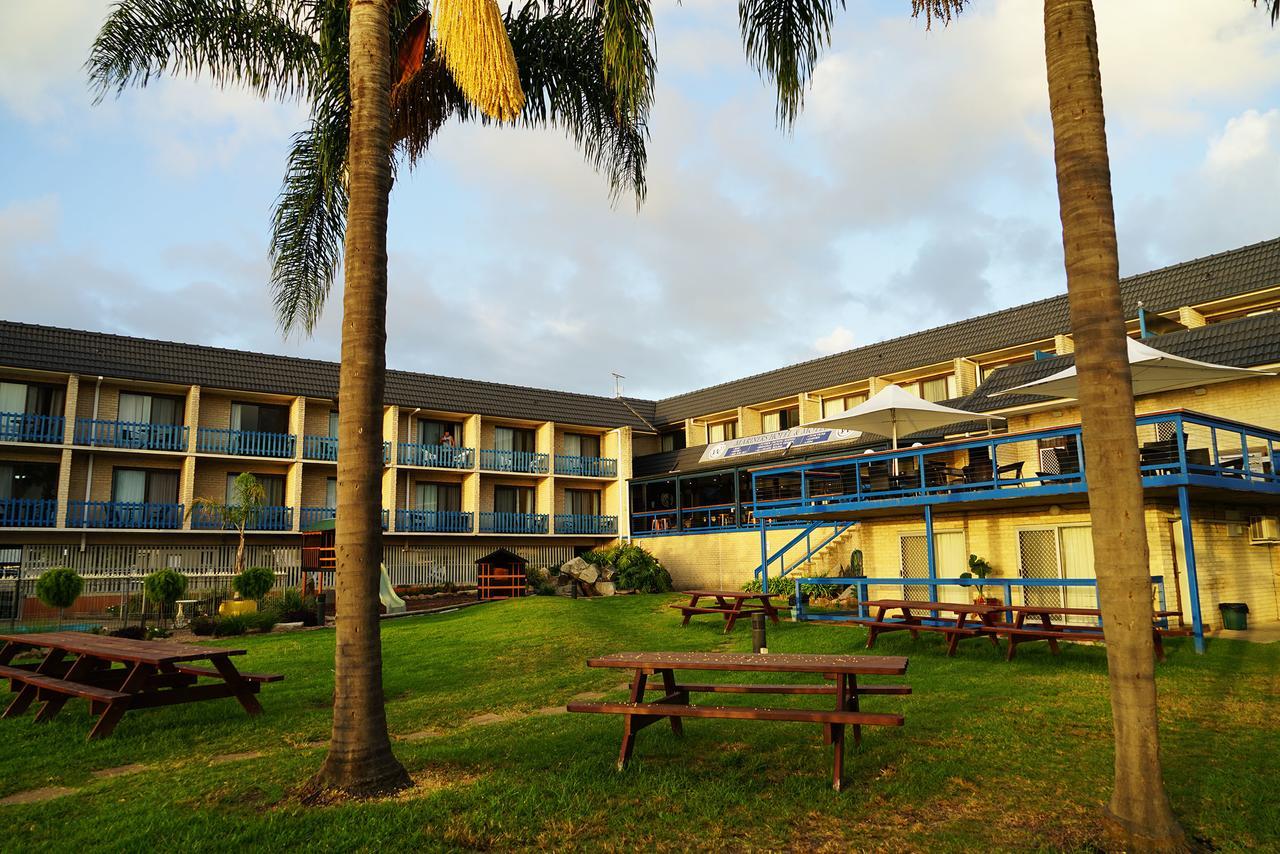 Mariners On The Waterfront Motel Batemans Bay Buitenkant foto
