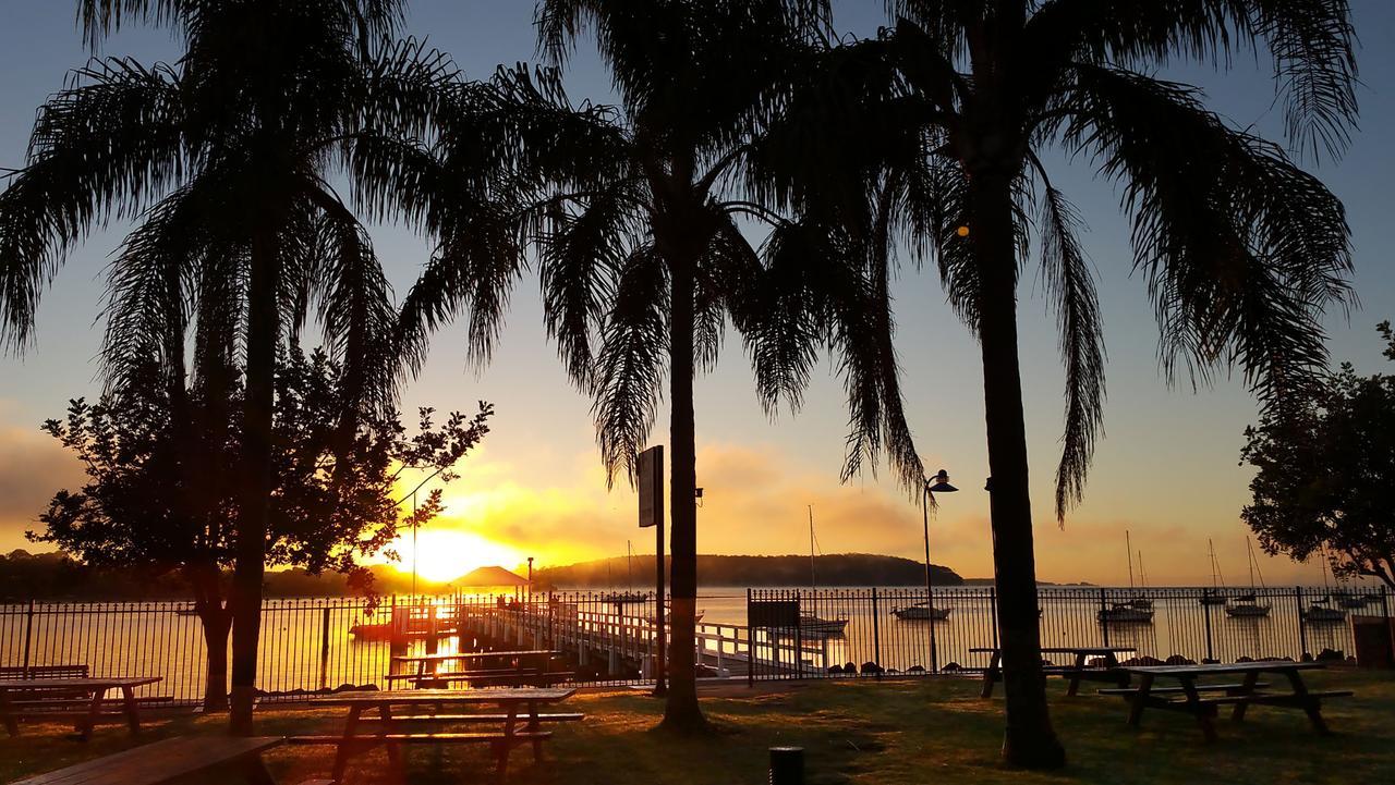 Mariners On The Waterfront Motel Batemans Bay Buitenkant foto