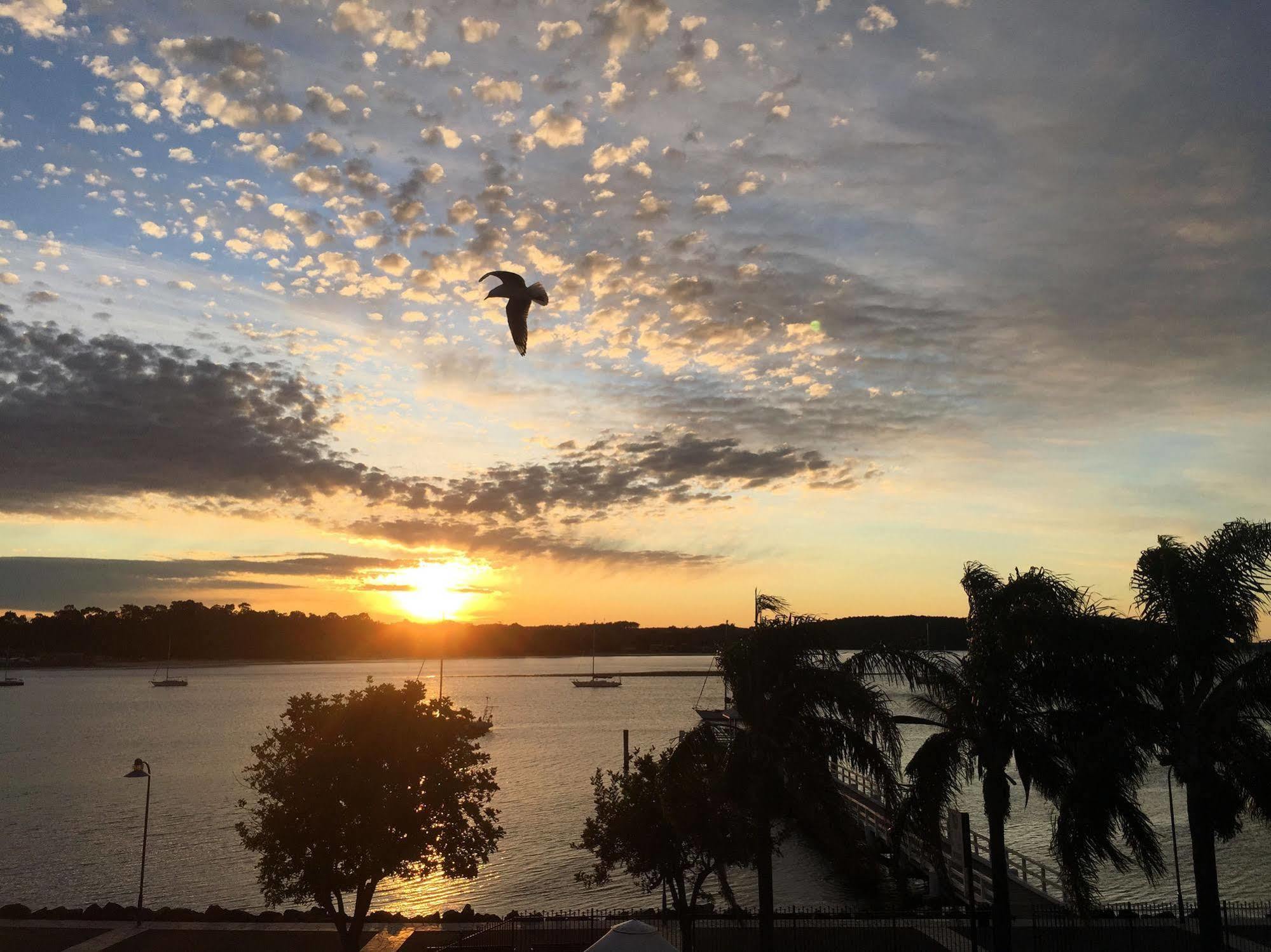 Mariners On The Waterfront Motel Batemans Bay Buitenkant foto